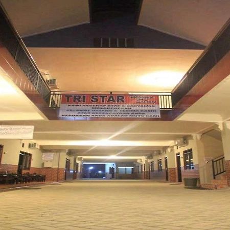 Tri Star Homestay Madiun Eksteriør bilde